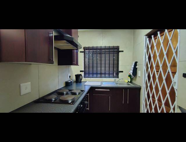 318M² BUILDING FOR SALE IN ROOIHUISKRAAL